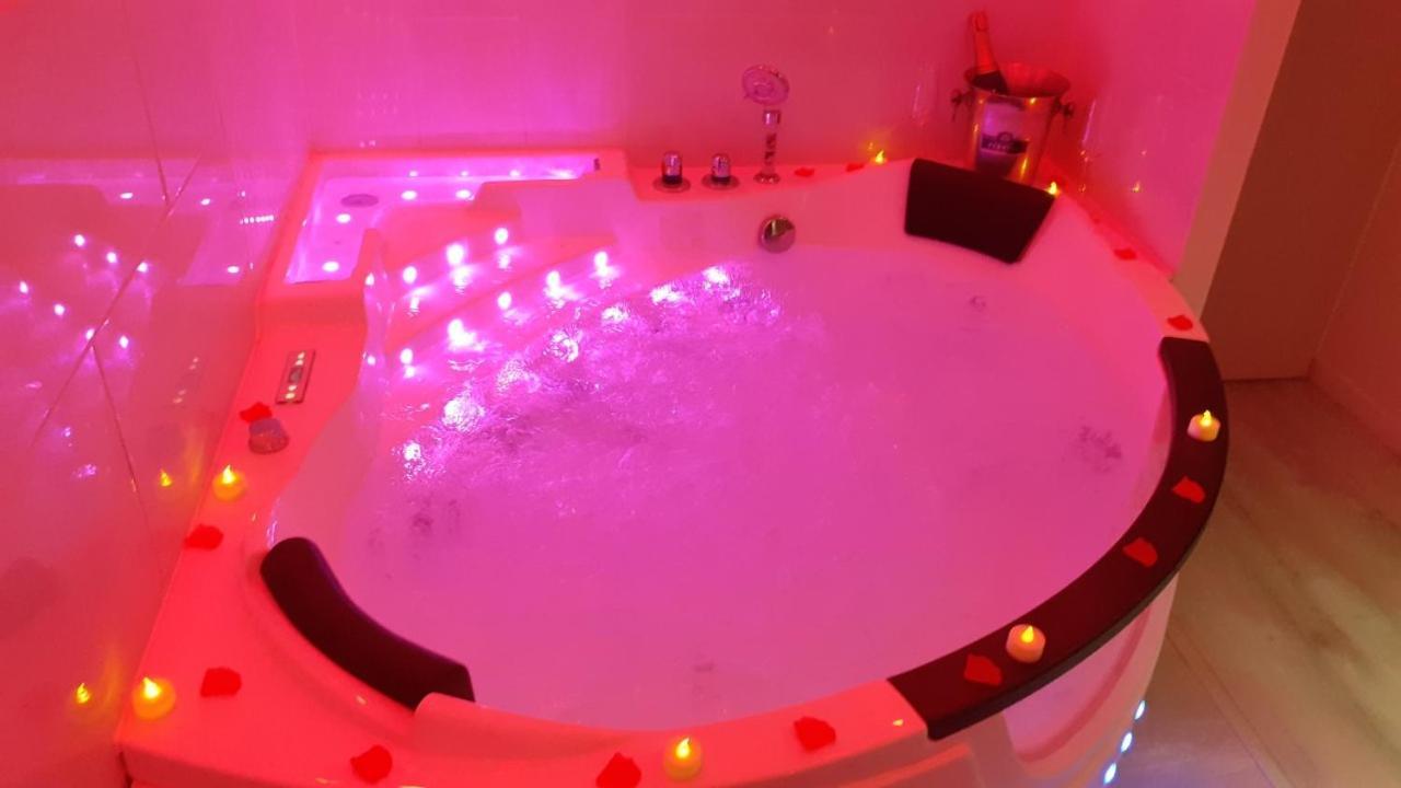 Le Bijou Appartement Avec Jacuzzi Et Sauna Privatif Terrasse Plein Sud Clim Parking Privatif Бандоль Екстер'єр фото